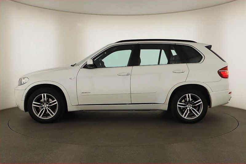 BMW X5 (2013) xDrive30d, 4X4, Automat, Kůže - fotka 3 z 21