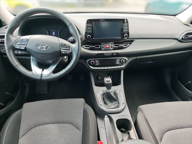 Hyundai i30 1,0 TGDI 120 Smart - fotka 9 z 11