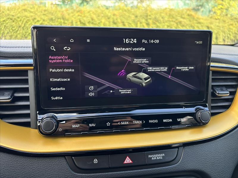 Kia XCeed 1,5 TGDi Spring Edition ZÁRUKA - fotka 22 z 46