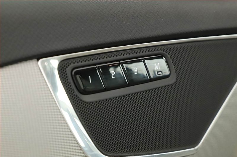 Volvo XC90 (2018) D5 AWD - fotka 10 z 21