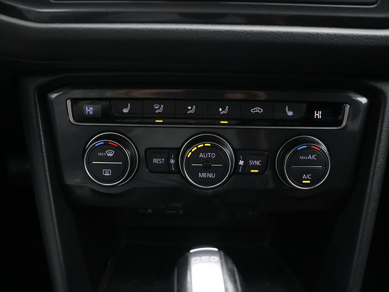 Volkswagen Tiguan 2,0 140KW DSG 4Motion - fotka 18 z 29