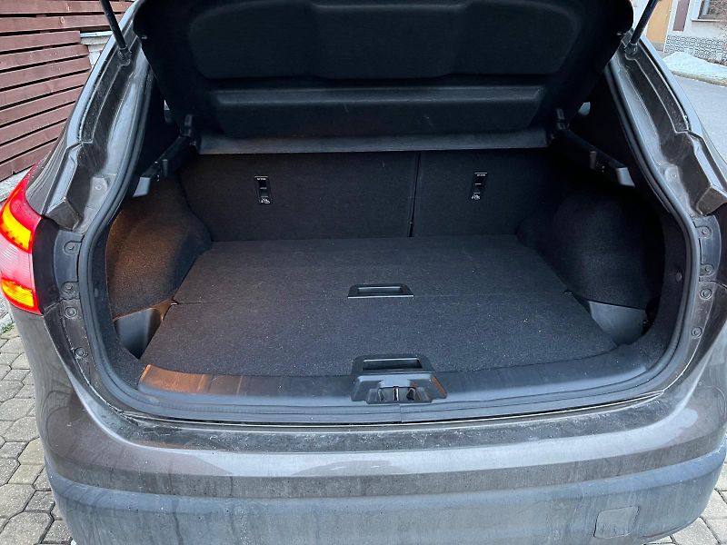 Nissan Qashqai (2016) Nissan Qashqai – 1. majitel - fotka 11 z 11