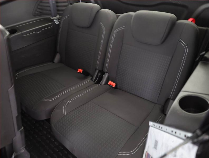 Ford Grand C-MAX (2020) 1.5 TDCi, Automat, 7 míst - fotka 17 z 18