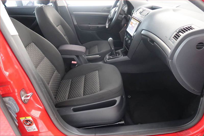 Škoda Octavia (2009) Ambiente 1.6, nová STK - fotka 9 z 15
