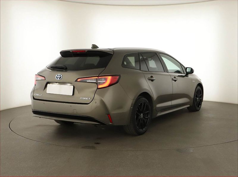 Toyota Corolla (2020) 1.8 Hybrid, Automat, Tempomat - fotka 5 z 22