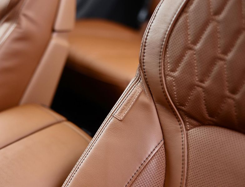 BMW X7 (2023) ALPINA XB7 4.4 V8 Skylounge - fotka 22 z 52