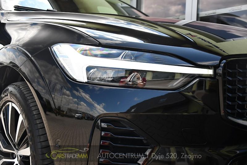 Volvo XC60 2.0T8 R-Desing RECHARGE - fotka 53 z 54