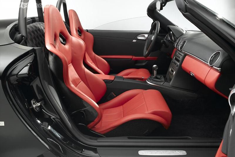 Chcete-li výkony modelu 911, ale více se vám líbí Boxster a ještě k tomu chcete něco extra, RK Spyder by mohl být řešením.