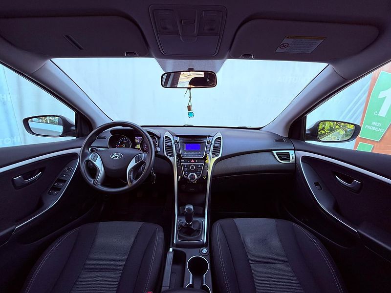 Hyundai i30 1.4 CVVT Trikolor, ČR - fotka 15 z 22