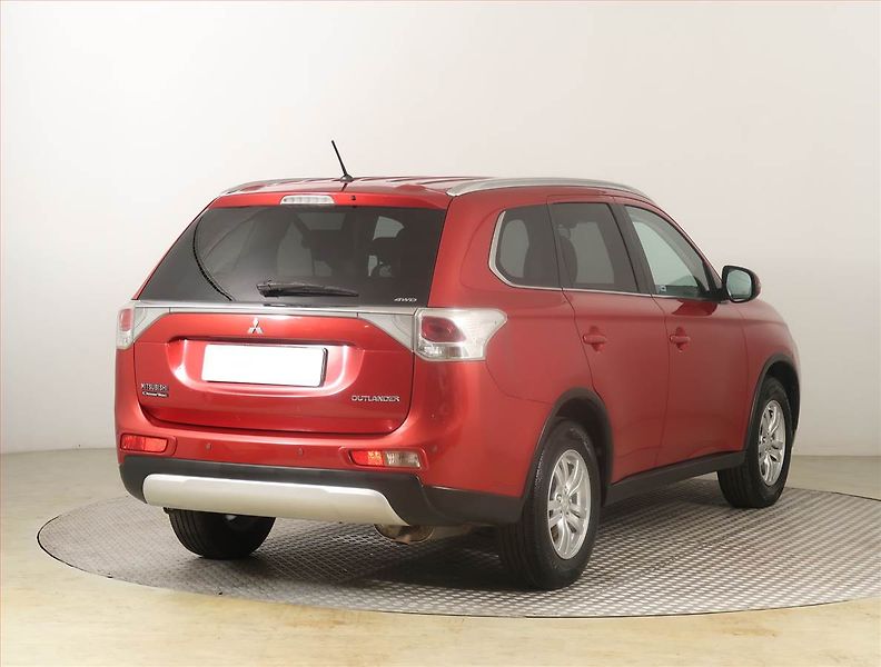 Mitsubishi Outlander (2014) 2.2 DI-D, 4X4, Navi, Tempomat - fotka 5 z 19