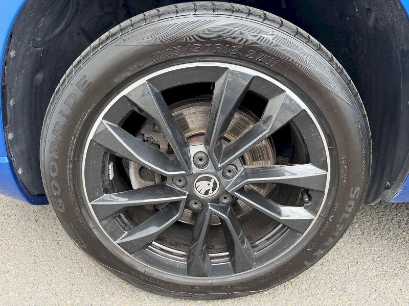 Škoda Karoq (2024) 2.0TSI 140kW DSG 4x4 SportLine - fotka 35 z 35
