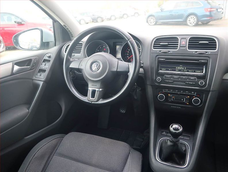 Volkswagen Golf (2012) 1.2 TSI, Tempomat - fotka 7 z 14