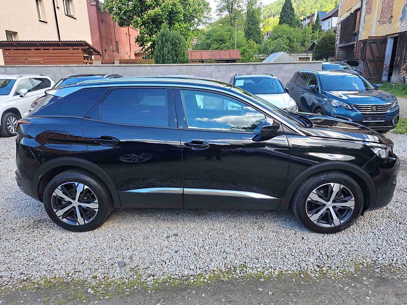Peugeot 3008 (2019) 1,2PT EAT8 LED ALU kamera NAVI - fotka 2 z 17