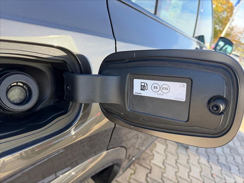 Volvo XC90 (2026) 2,0 B5 AWD Plus Dark 6135 - fotka 13 z 14