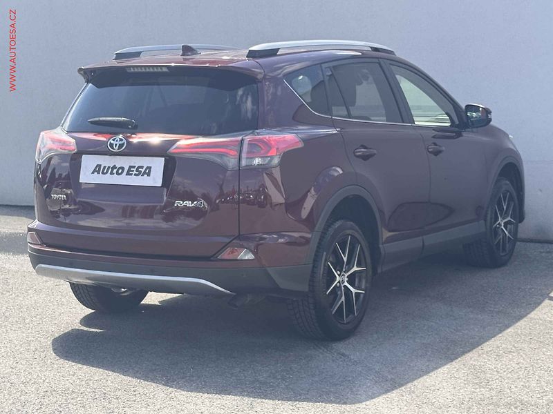 Toyota RAV4 (2016) 2.0 D-4D 4x4, ČR, AC, navi - fotka 6 z 15