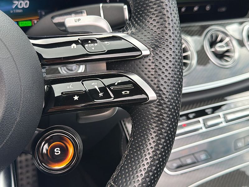 Mercedes-Benz Třídy E E 53 AMG Cabrio - fotka 32 z 44