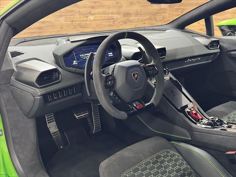 Lamborghini Huracán TECNICA MY24 ZÁRUKA PPF - fotka 16 z 33