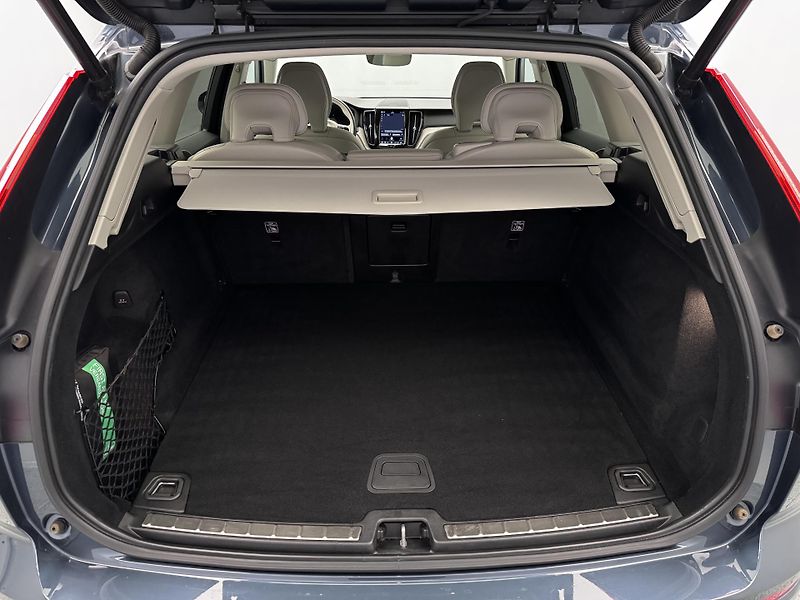 Volvo XC60 B4 AWD BRIGHT PLUS CZ 1.maj - fotka 5 z 45