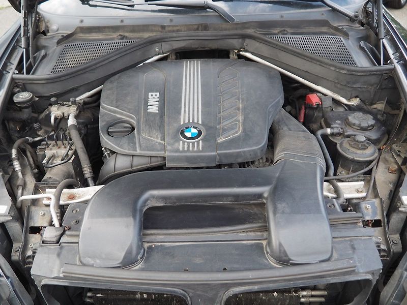 BMW X5 (2011) 3.0d 180 kW, xDrive - fotka 39 z 39