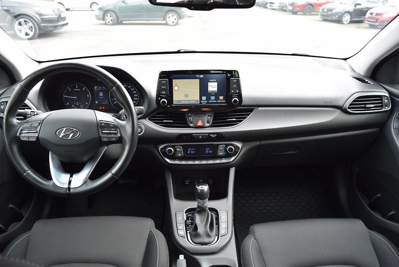 Hyundai i30 (2021) 1.6CRDi 85kw STYLE 7°AUTOMAT - fotka 17 z 49