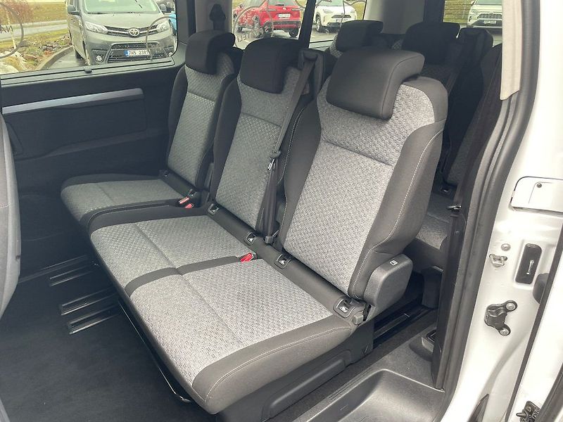Toyota ProAce Verso 2.0L  177 - 8 AT AE Family 8S - fotka 11 z 29