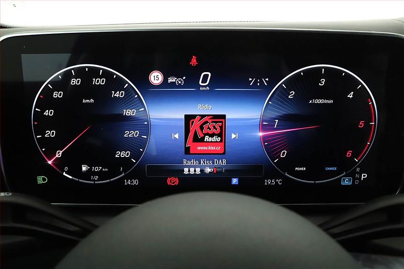 Mercedes-Benz GLC (2023) 220 d 4MATIC, 360°, ACC - fotka 8 z 20