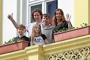 Plzní projel Konvoj svobody. Stovky kusů historické vojenské techniky v neděli projely z Bor do centra města. Ulice lemovaly tisíce diváků