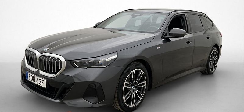 BMW Řada 5 520d AWD Touring MSport Tažné - fotka 1 z 35