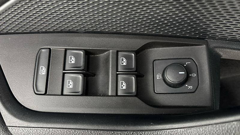 Škoda Octavia 2.0 TDI Ambition Combi - fotka 21 z 24