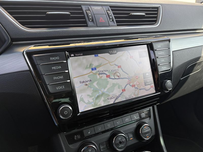 Škoda Superb 2.0 TDI 4x4 DSG / 140 kW Style - fotka 18 z 26
