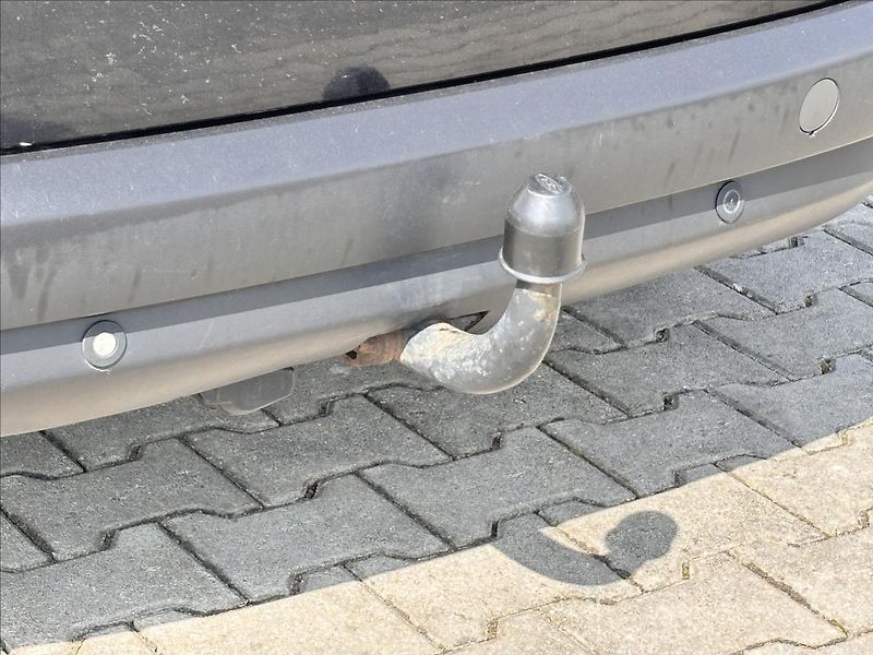 Ford S-MAX 2,0 TDCi 103kW Titanium 7 MÍST - fotka 10 z 24