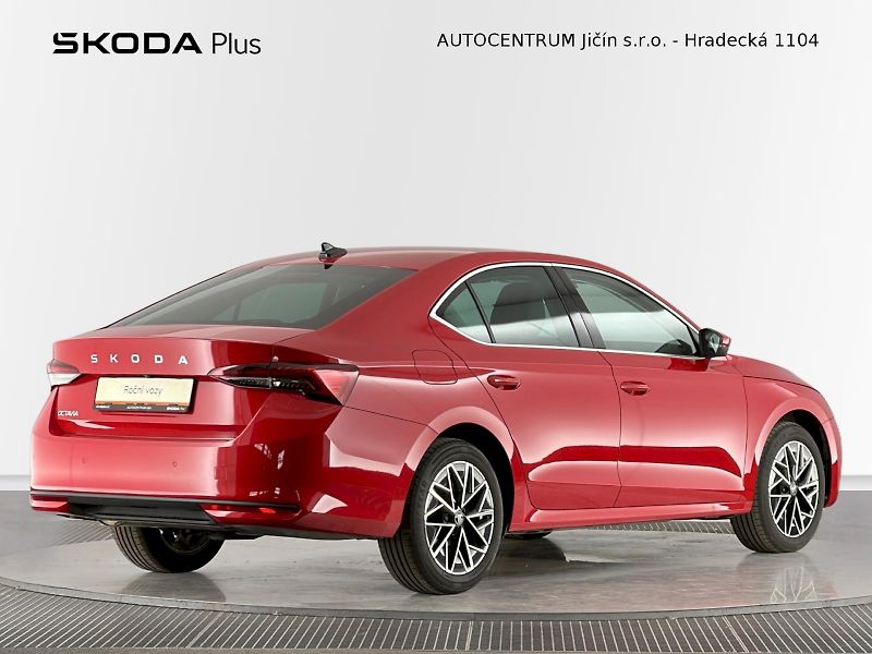 Škoda Octavia (2025) 2.0TDI 85kW Top Selection - fotka 2 z 29