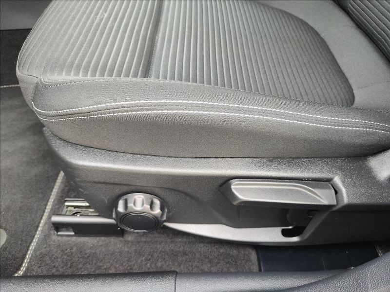 Ford Focus 1,5 EcoBlue 85kW TitaniumX AUT - fotka 21 z 41