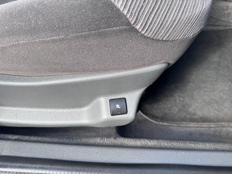 Citroën C5 (2008) AUTOMAT 2,0i 103 KW STK - fotka 37 z 48