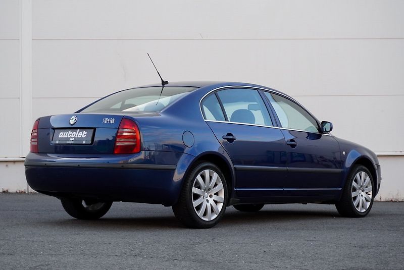 Škoda Superb 1.9 TDi COMFORT - fotka 10 z 31
