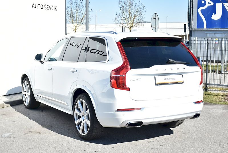 Volvo XC90 (2016) D5 - fotka 7 z 32