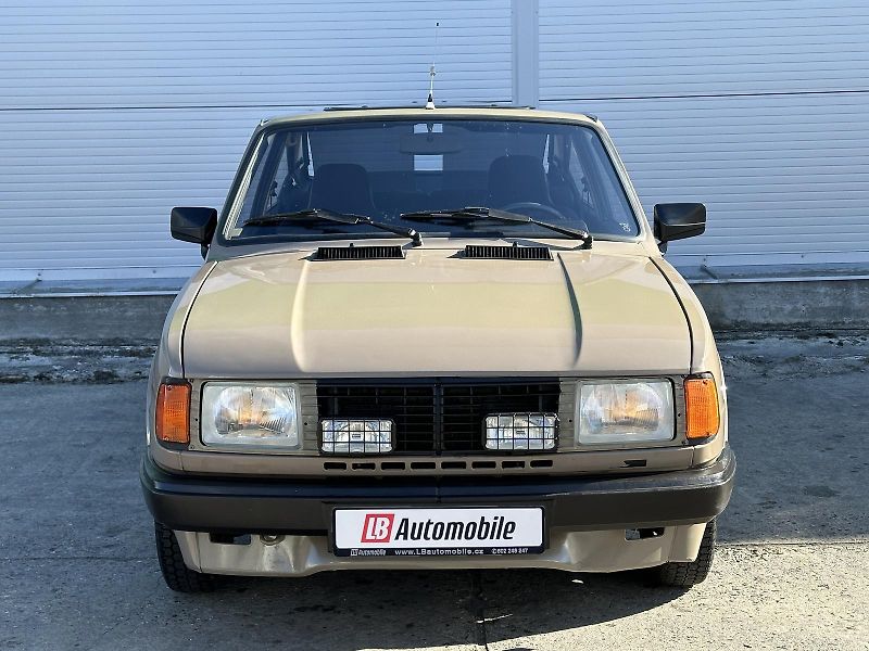 Škoda Rapid 130 5speed 43kW Autorádio STŘE - fotka 5 z 27