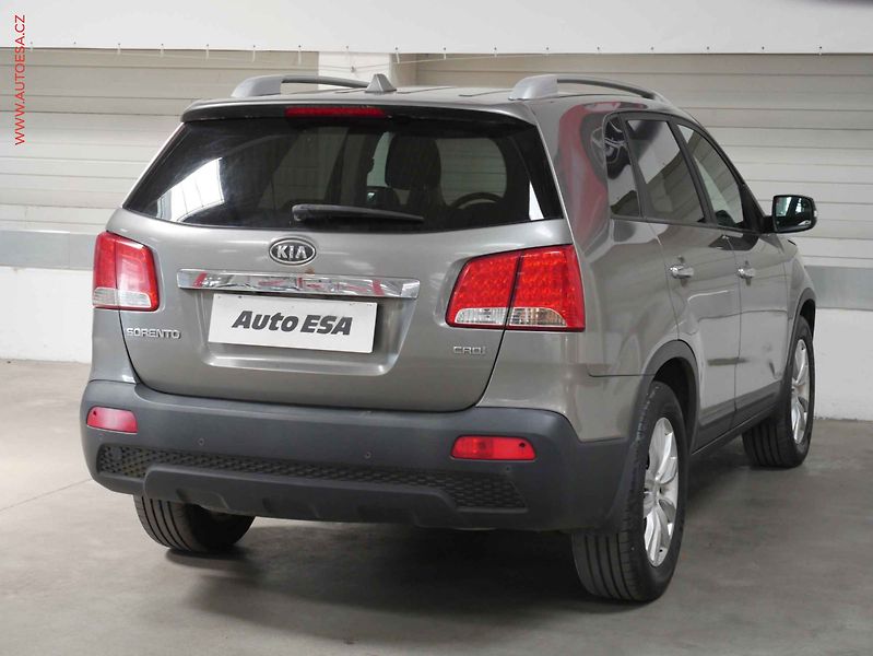 Kia Sorento (2010) 2.2 CRDi 4x4, ČR, Navi, xenon - fotka 7 z 23
