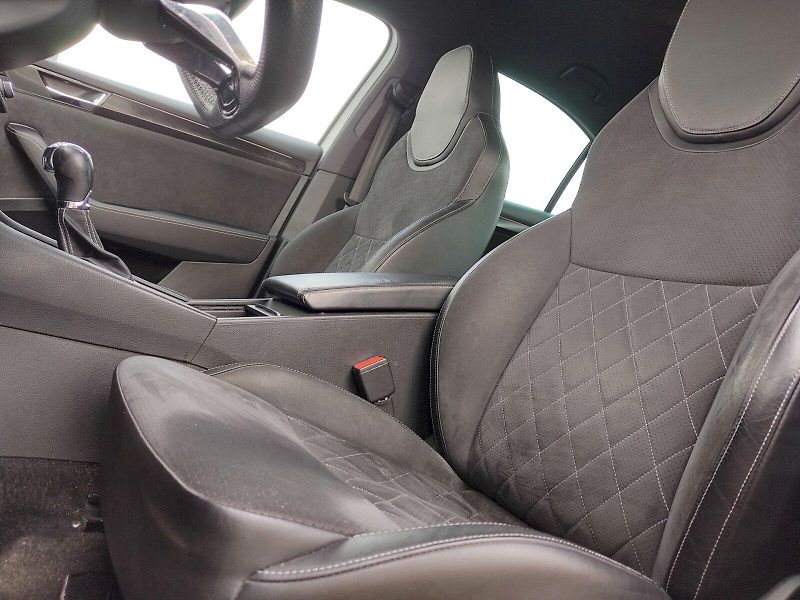 Škoda Superb (2020) iV 1,4 Tsi 150 Kw SportLine DS - fotka 24 z 37