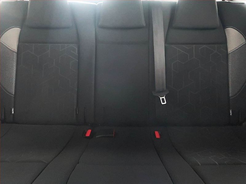 Peugeot 2008 (2018) 1.2 PureTech, Automat - fotka 10 z 16