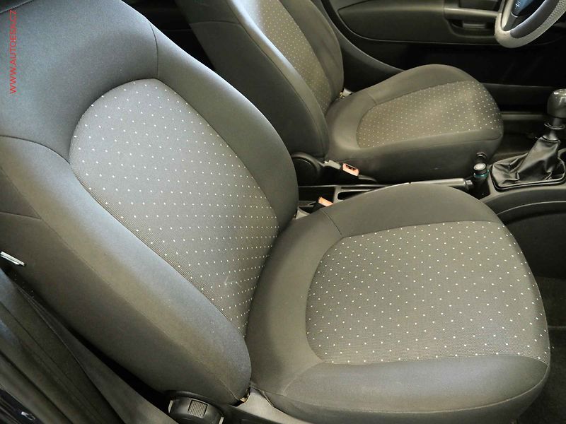 Fiat Punto (2009) 1.4i - fotka 11 z 18