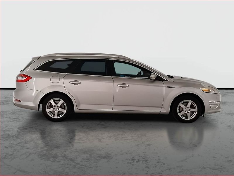 Ford Mondeo (2011) Titanium 2.0 TDCi, Xenony - fotka 6 z 21