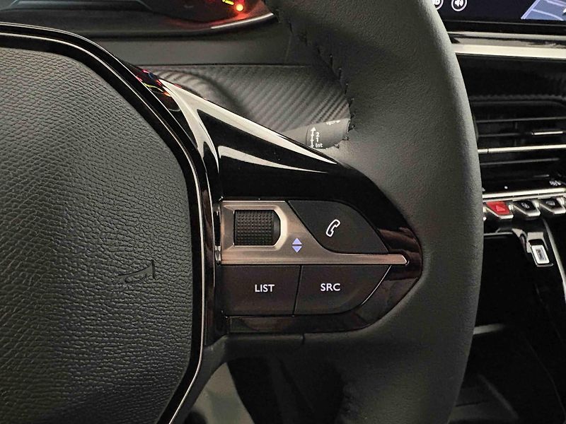Peugeot 2008 (2026) Business Hybrid 110 e-DCS6 - fotka 18 z 36
