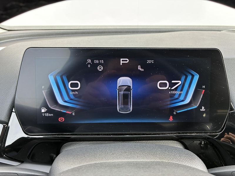 BAIC X55 1.5T 130kW 7DCT ALL IN - fotka 17 z 25