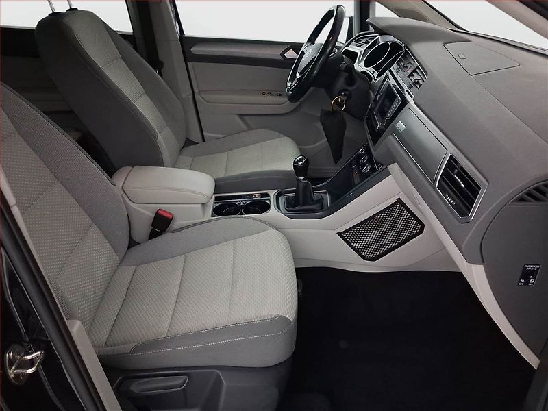 Volkswagen Touran (2016) Comfortline 2.0 TDI, Navi - fotka 9 z 20