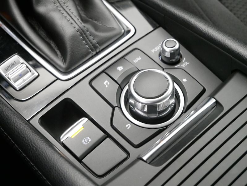 Mazda 3 - fotka 26 z 29