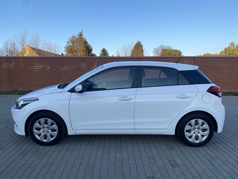 Hyundai i20 1.2i SELECT, NAJ.116TIS.KM!! - fotka 2 z 39