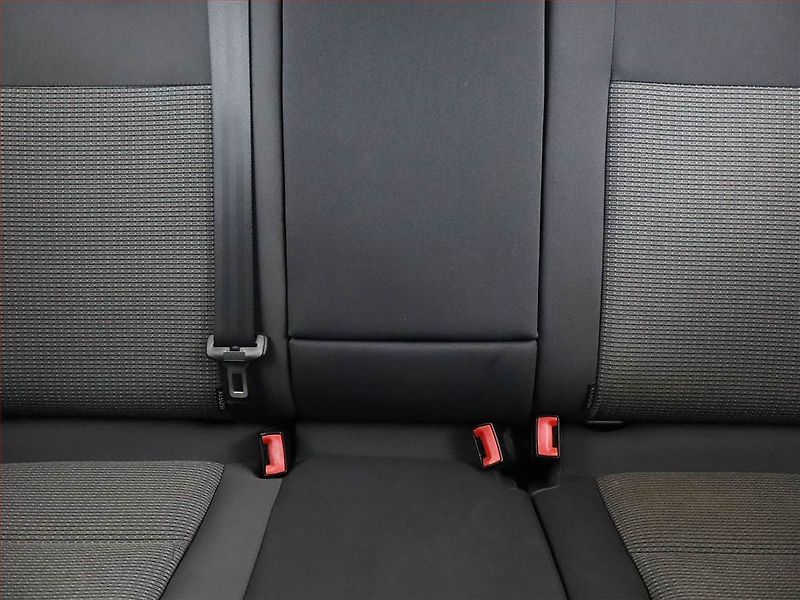 Volkswagen Golf (2009) 1.9 TDI, Serv.kniha, po STK - fotka 8 z 13