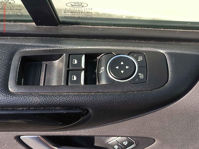 Ford Tourneo Custom (2019) 2.0TDCi L2, 136kW, navi, - fotka 25 z 28