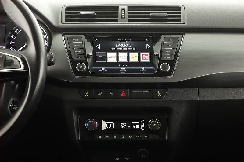 Škoda Fabia (2017) 1.0 TSI, Navi, Tempomat - fotka 9 z 18